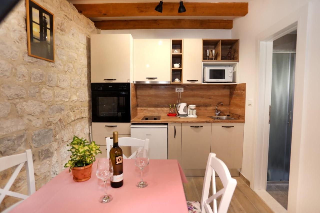 Studio Apartman Mihaella Kaštela Zewnętrze zdjęcie