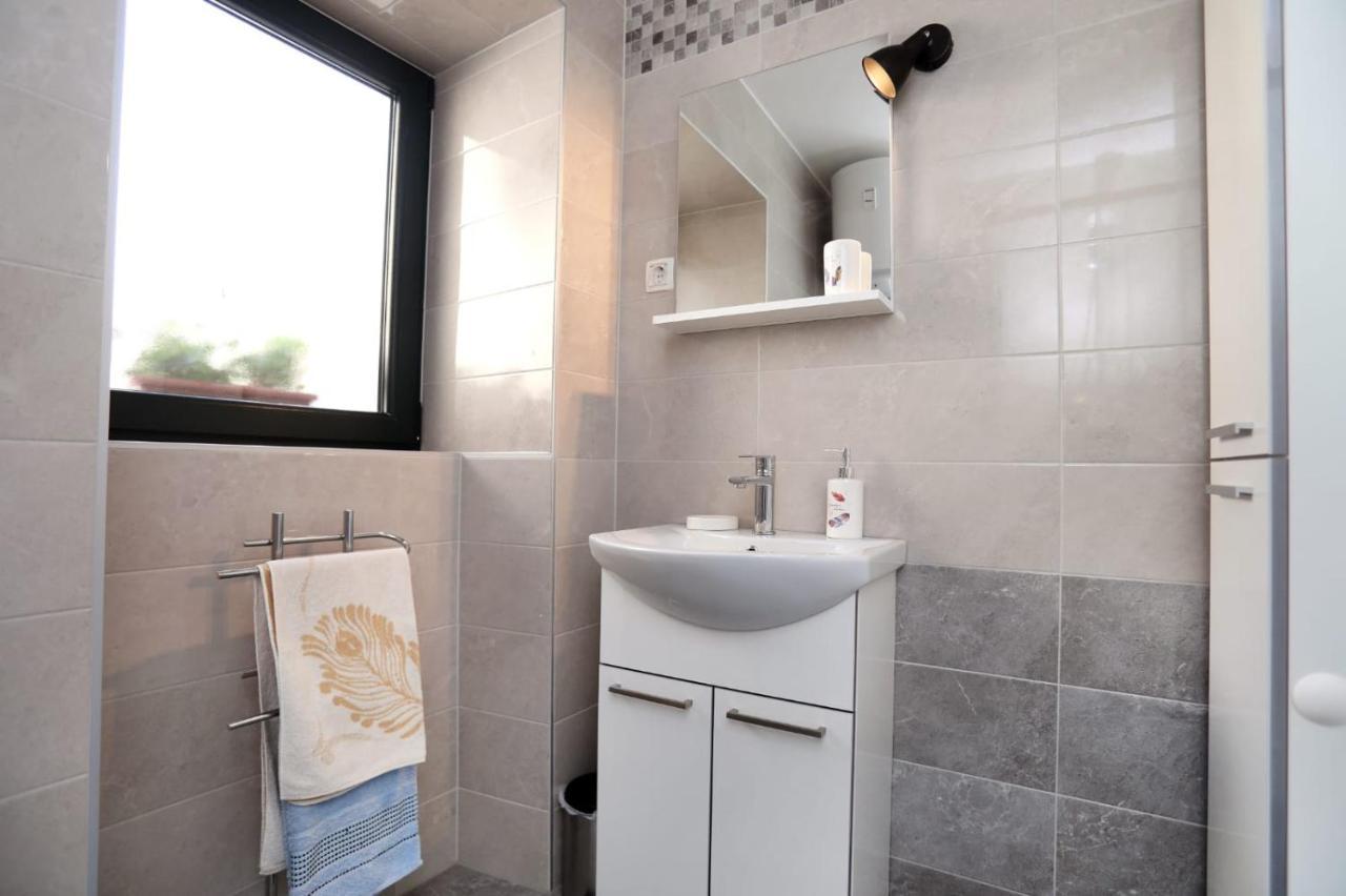 Studio Apartman Mihaella Kaštela Zewnętrze zdjęcie